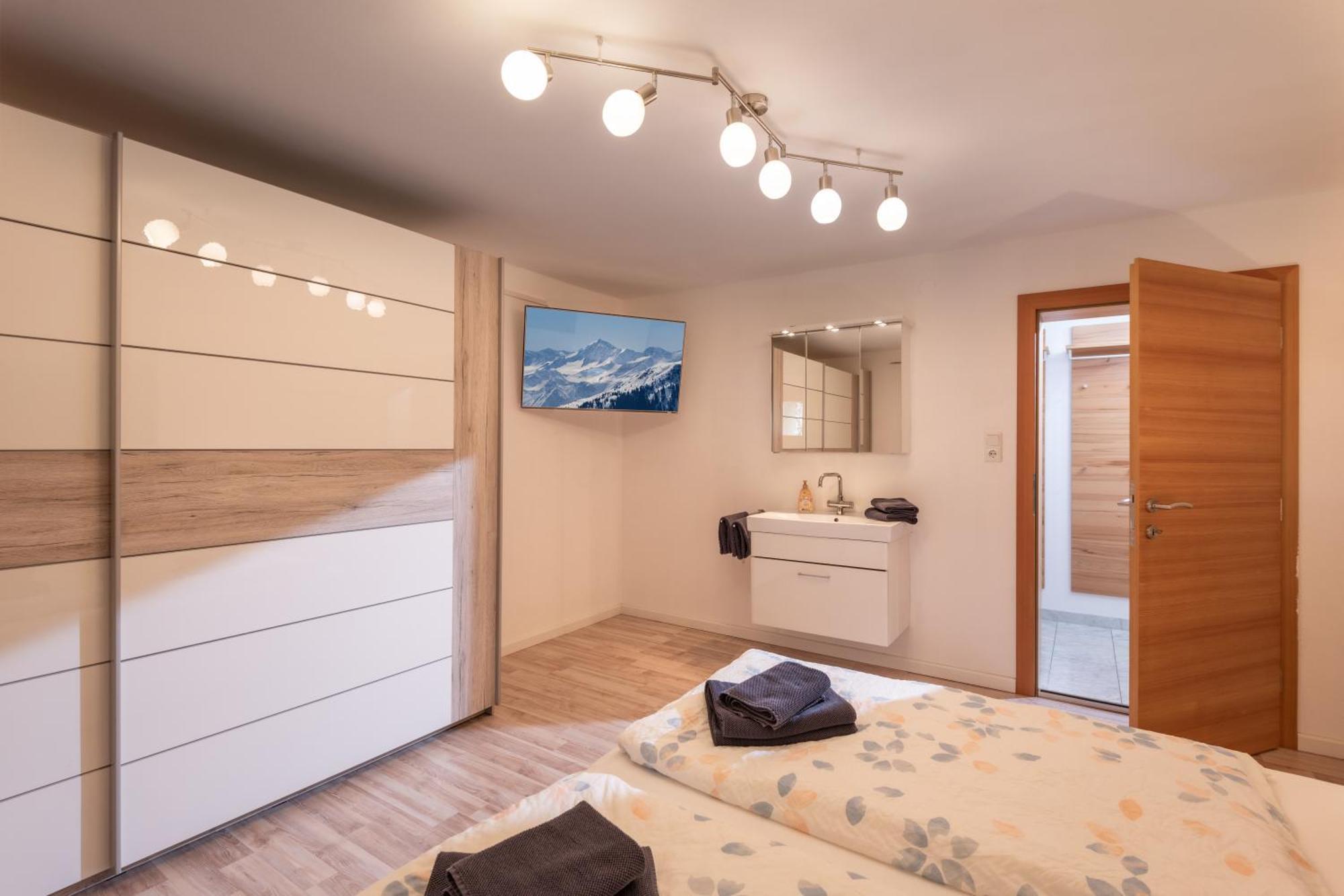 Apartments Gondelspass Fuegen Exterior photo